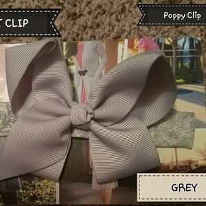 Grey Bow Fit Clip by Poppy Clips